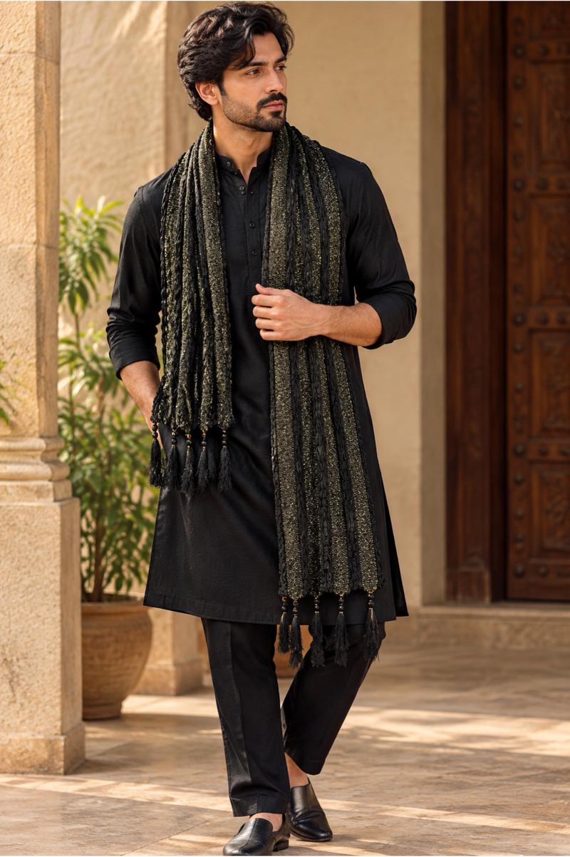Black & Gold Textured Men’s Stole With Tassels