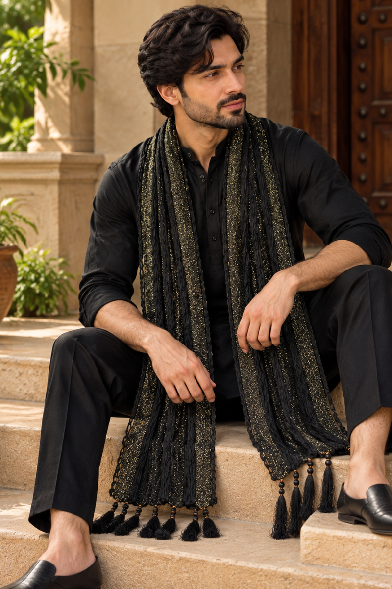 Black & Gold Textured Men’s Stole With Tassels