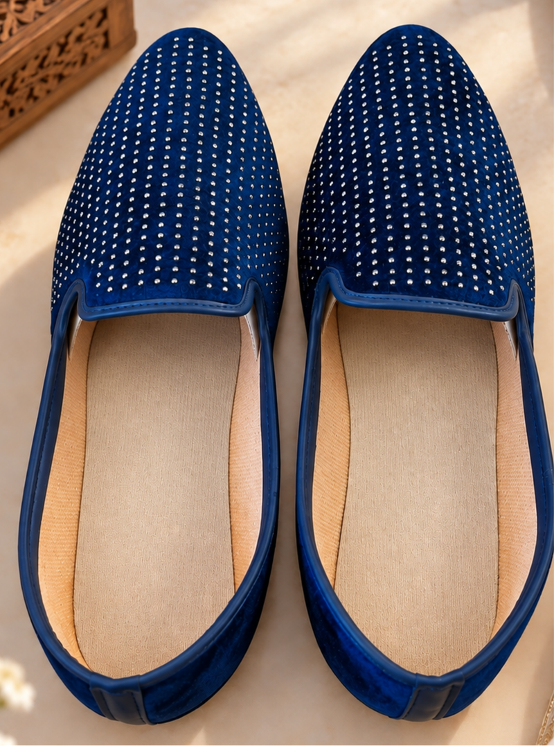 Royal Blue Embellished Velvet Juttis